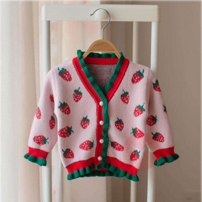 Adorable Erdbeer Pullover mit Rüsch...