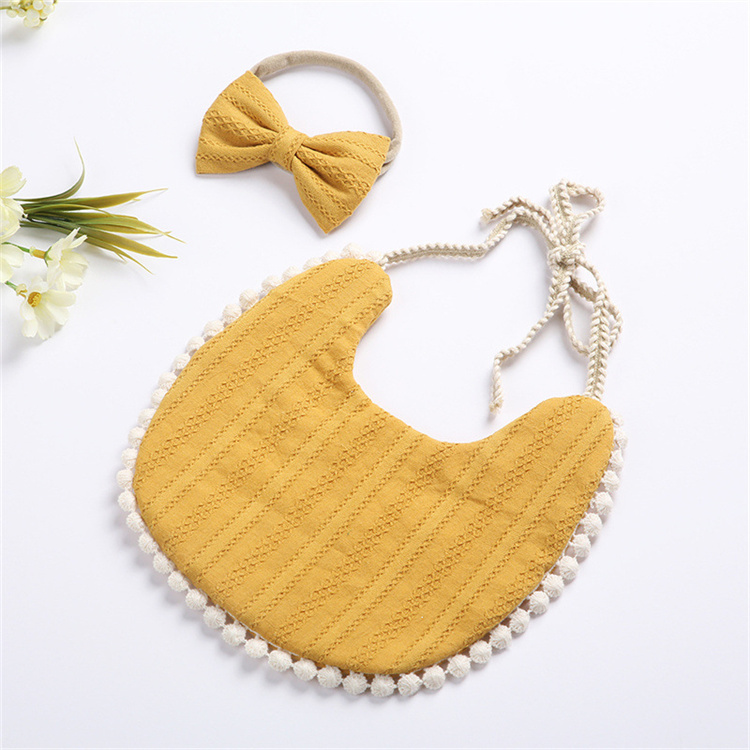 Baby Lätzchen aus reiner Baumwolle mit Haaren und Spitze