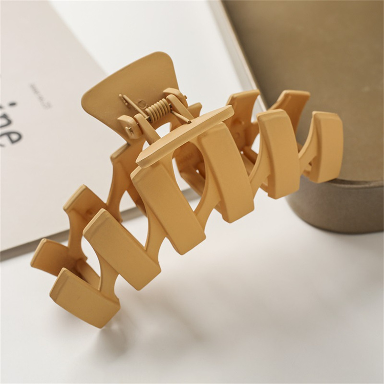 Wenbei Vollfarbige mattierte hohle Acryl Hai Clip