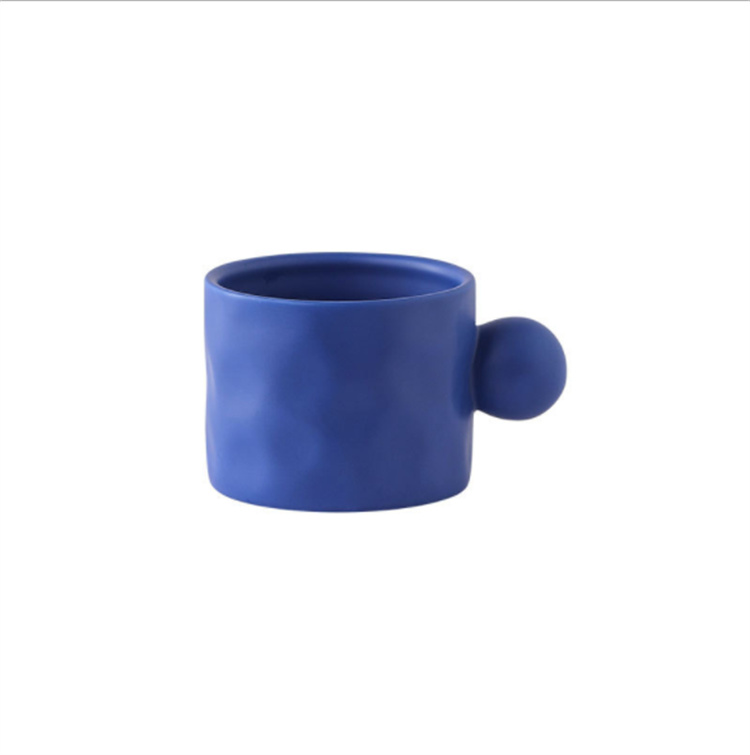 Manuelle Tinte spritzt runde Kugelgriff Kaffeetasse