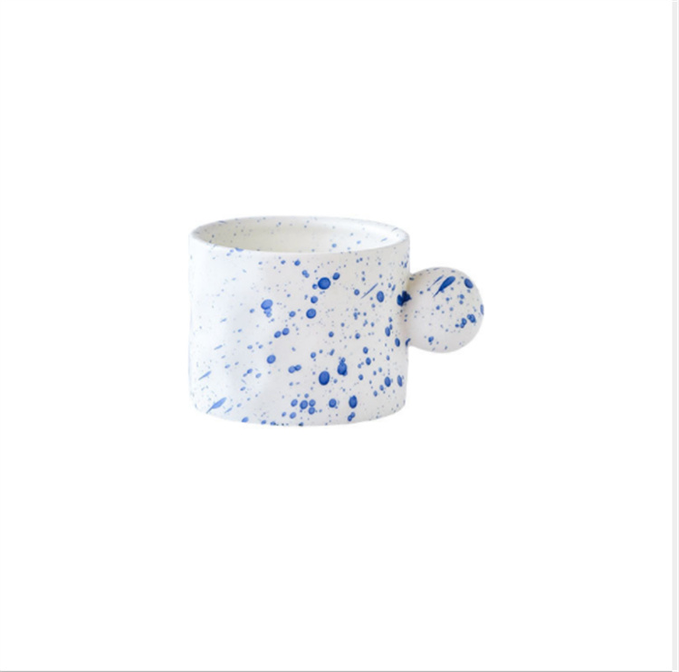 Manuelle Tinte spritzt runde Kugelgriff Kaffeetasse