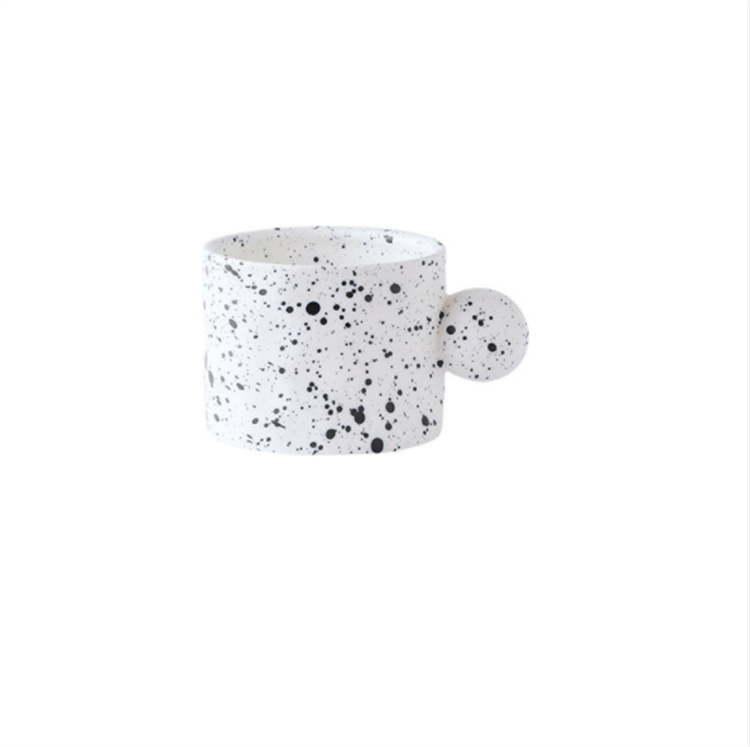Manuelle Tinte spritzt runde Kugelgriff Kaffeetasse