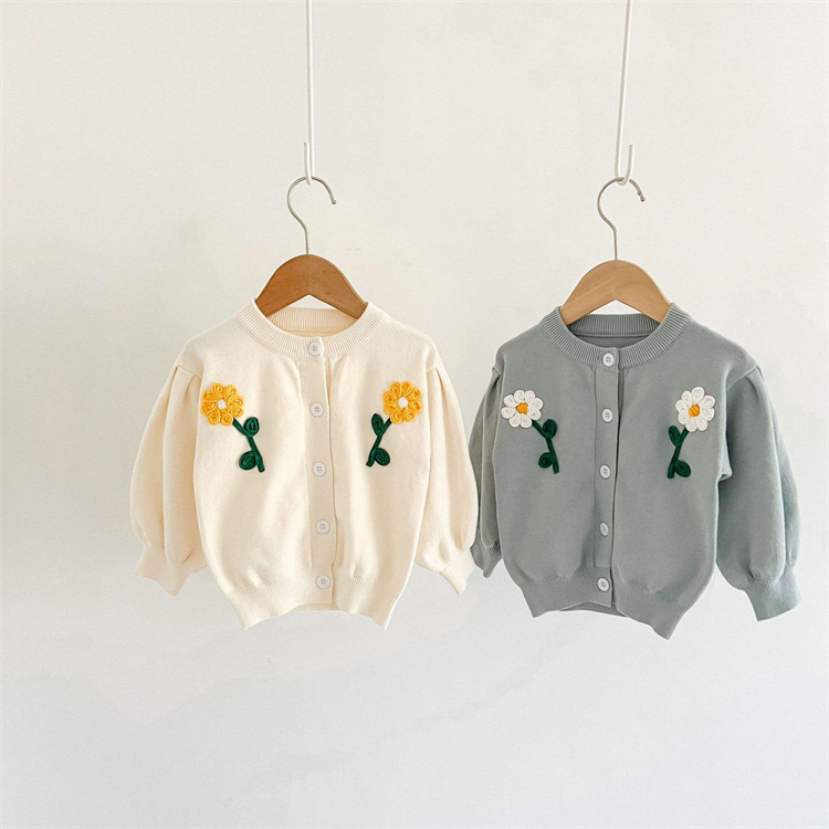 Exports Pullover mit Blumenstickerei