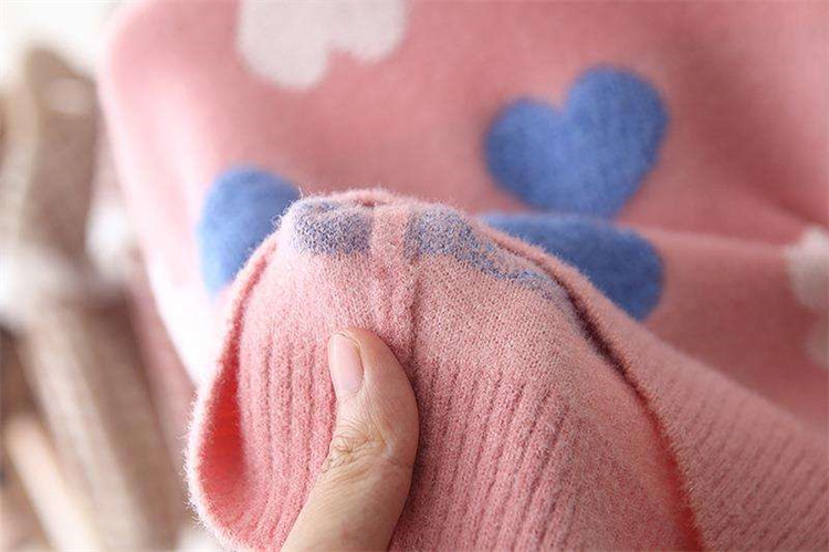 Adorable Stricken Liebe Nerz Pullover
