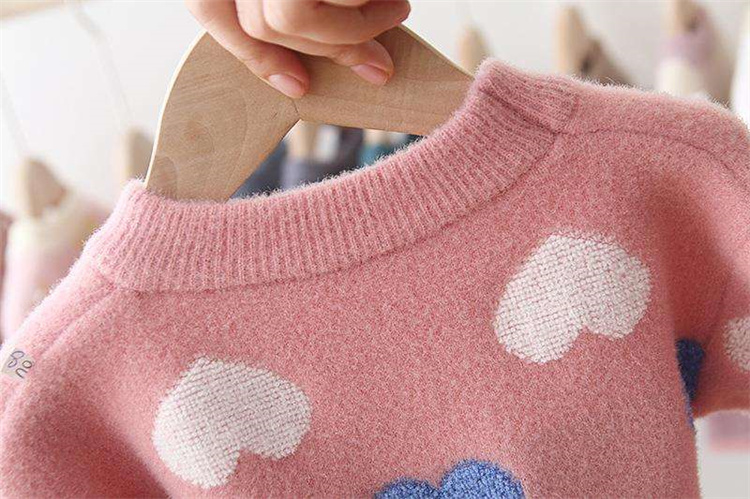 Adorable Stricken Liebe Nerz Pullover